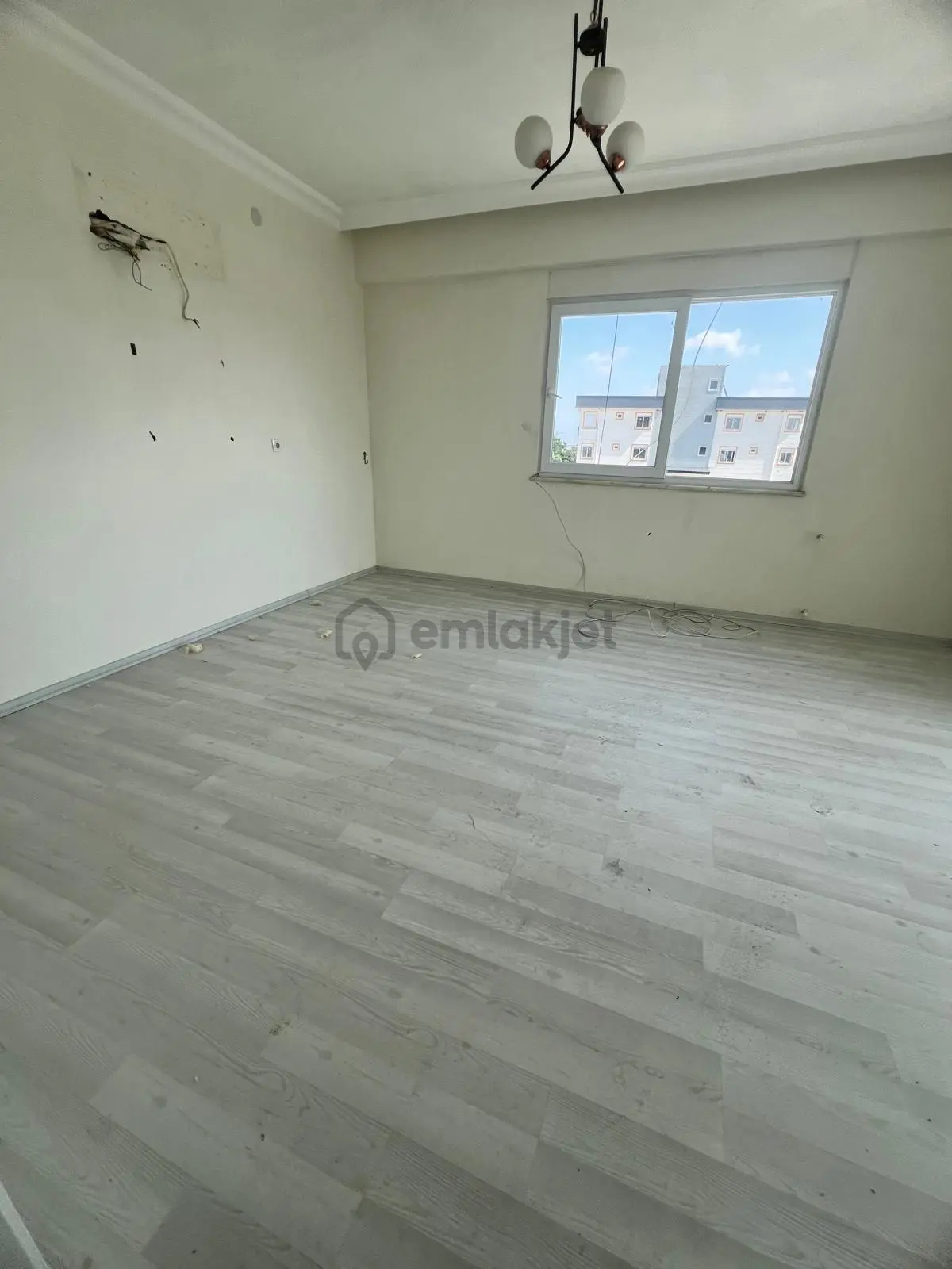 Kürüş Mahallesinde 3+1 Geniş Arakat Daire - 13