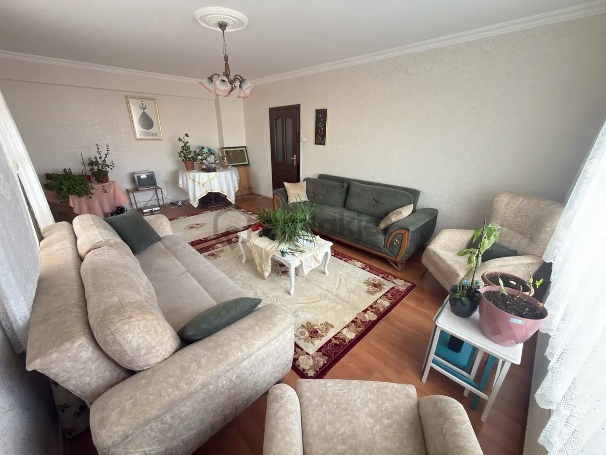 Senemden Kat Konumunda Manzaralı Yüksek Giriş Daire - 3