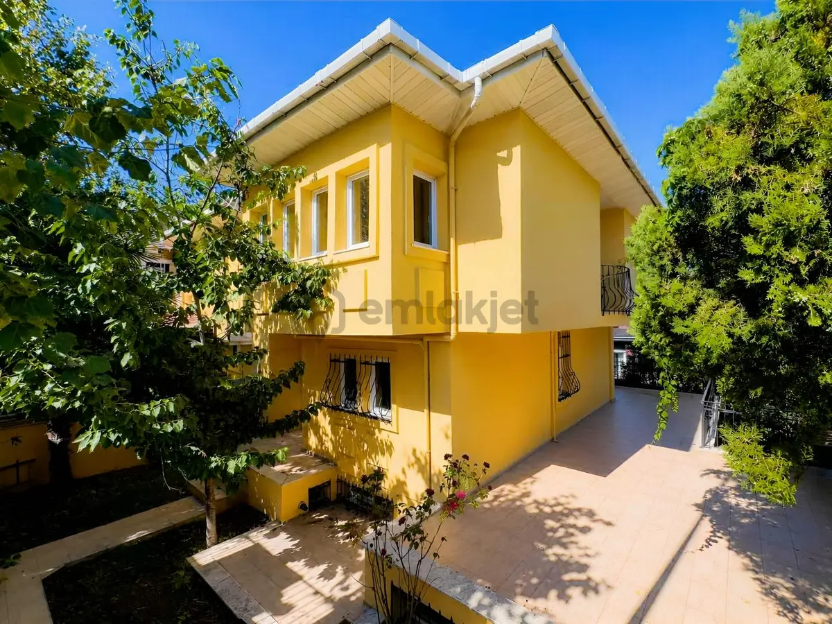 Çengelköy Ata-2 Sitesinde 320m2 Triplex Villa