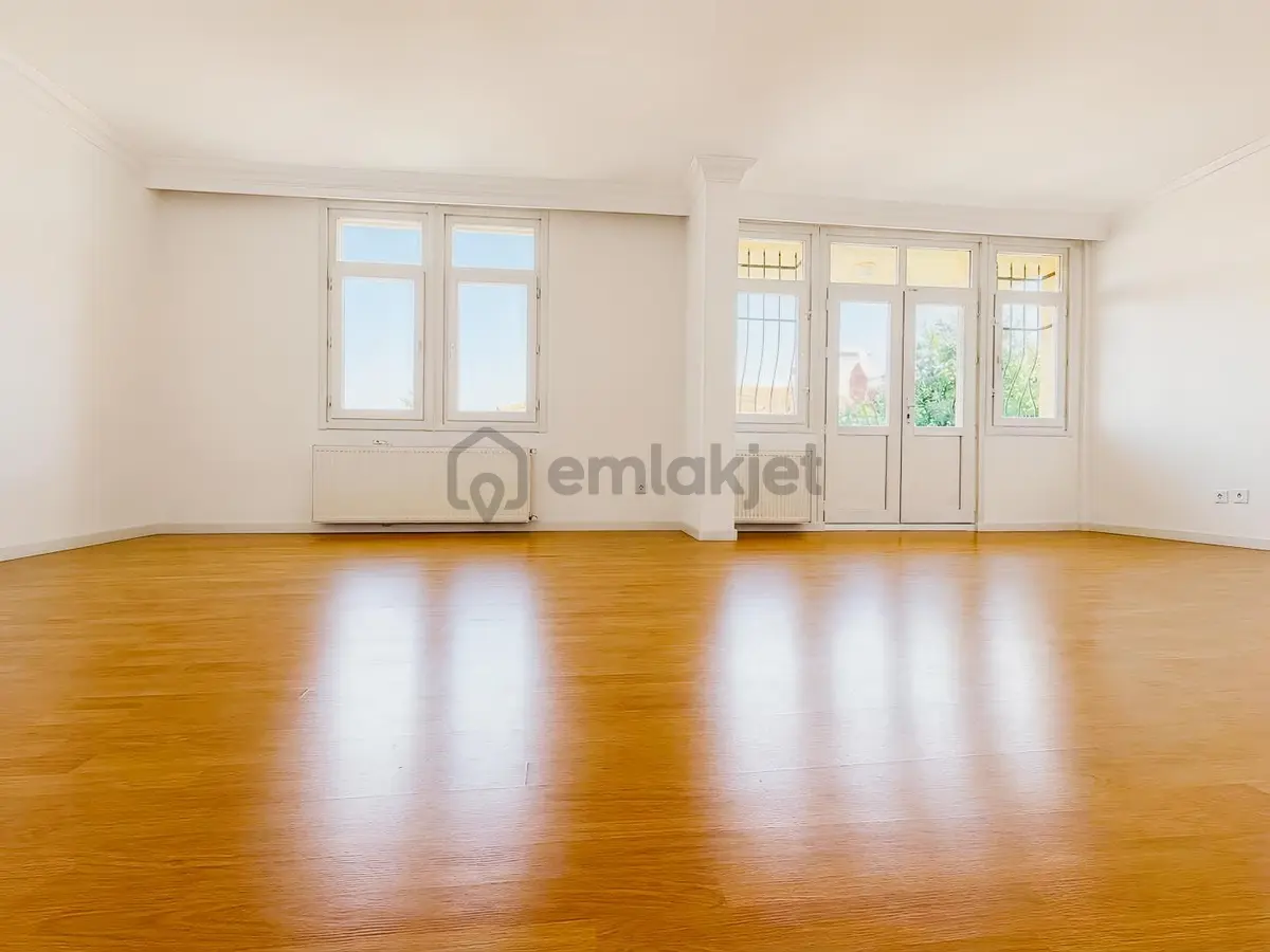 Çengelköy Ata-2 Sitesinde 320m2 Triplex Villa - 10