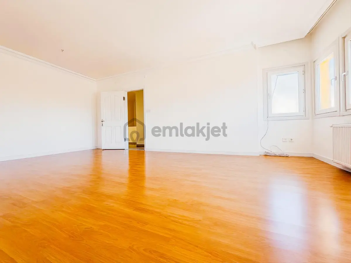 Çengelköy Ata-2 Sitesinde 320m2 Triplex Villa - 8