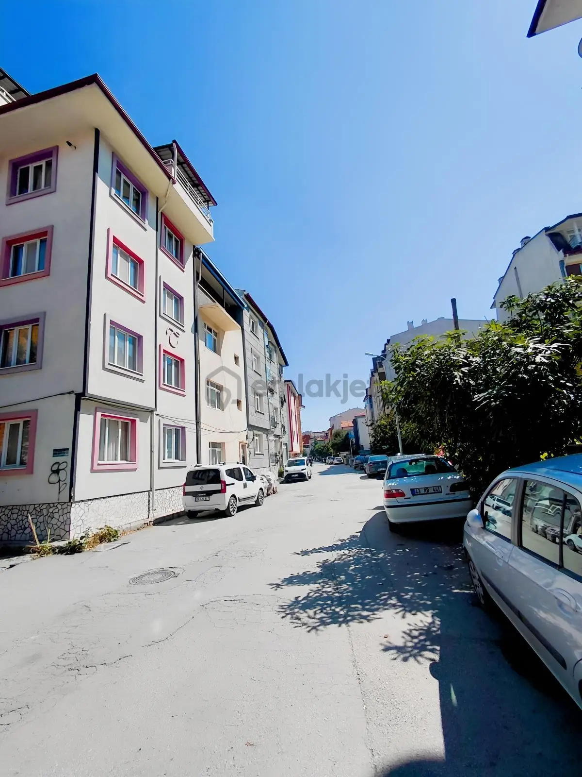 Kütahya Meydan Mahallesi Kiralık 1+1 Ara Kat - 25