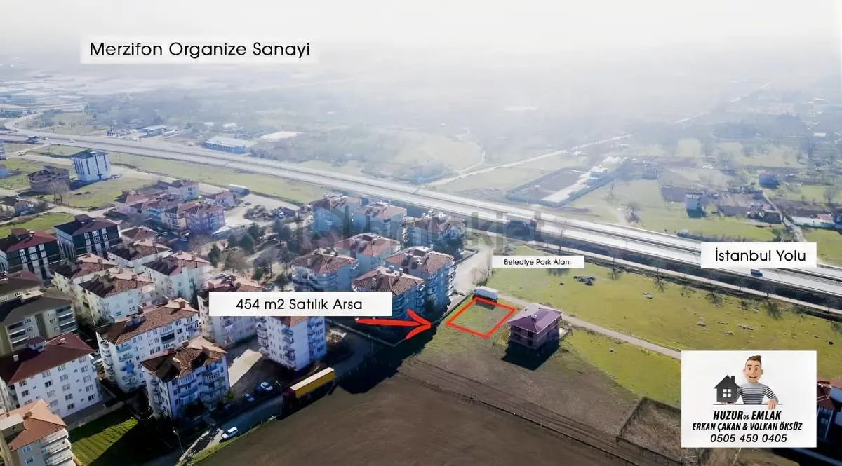 Satılık Köşe Çok Güzel Konumda Arsa - 2