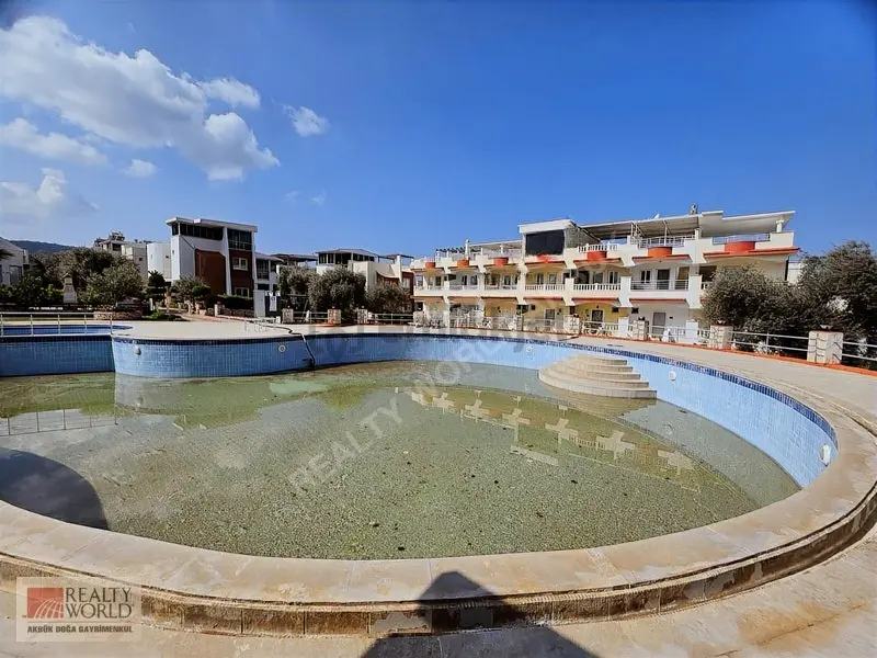 Didim Akbük'de Havuzlu Sitede Satılık Yazlık - 34