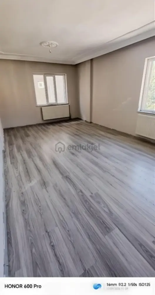 Cevdet Paşada Kat Mülkiyetli Satılık Müstakil Bina - 9