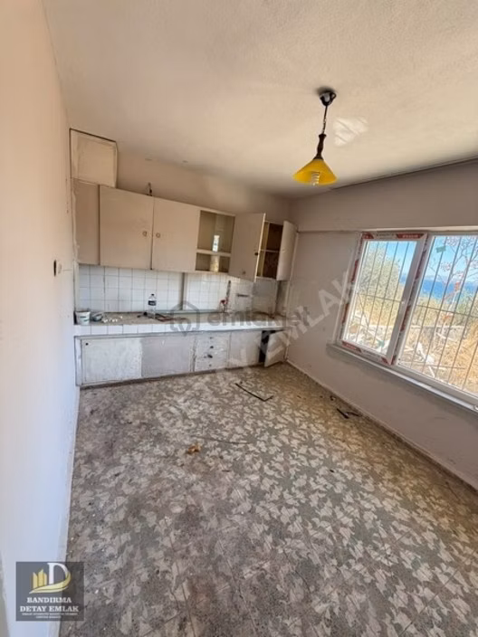 Erdek Tatlısu'da Denize Sıfır 3+1 Müstakil Yazlık - 11