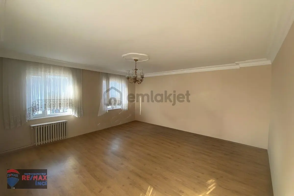 Re/max İnci'den Teknik Lise Cad. Satılık 3+1 Daire - 5