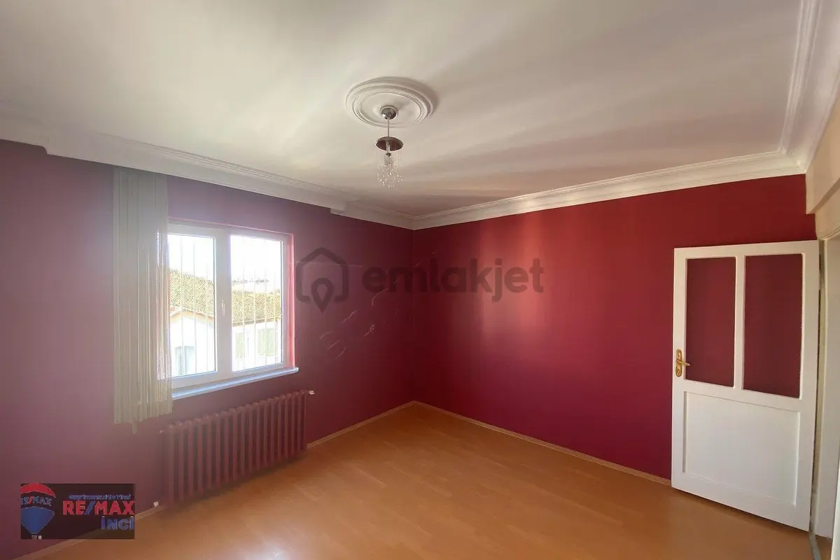 Re/max İnci'den Teknik Lise Cad. Satılık 3+1 Daire - 9