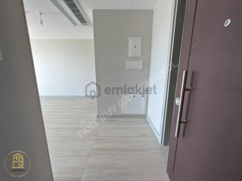 Megapol İzmir Metro Yanı Kiralık Büyük Tip Balkonlu 1+1 Daire