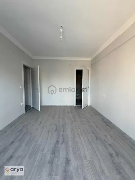 Aras Cadde'de Çift Banyo ,geniş , Satılık Fırsat 2+1 Daire - 32