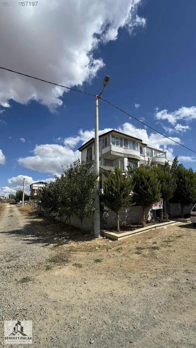 Köşebaşı Geniş Yola Cepheli Satılık Dubleks Villa - 2
