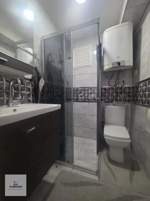 Denize Çok Yakın! Full Eşyalı, Tadilatlı 2+1 Satılık - 9