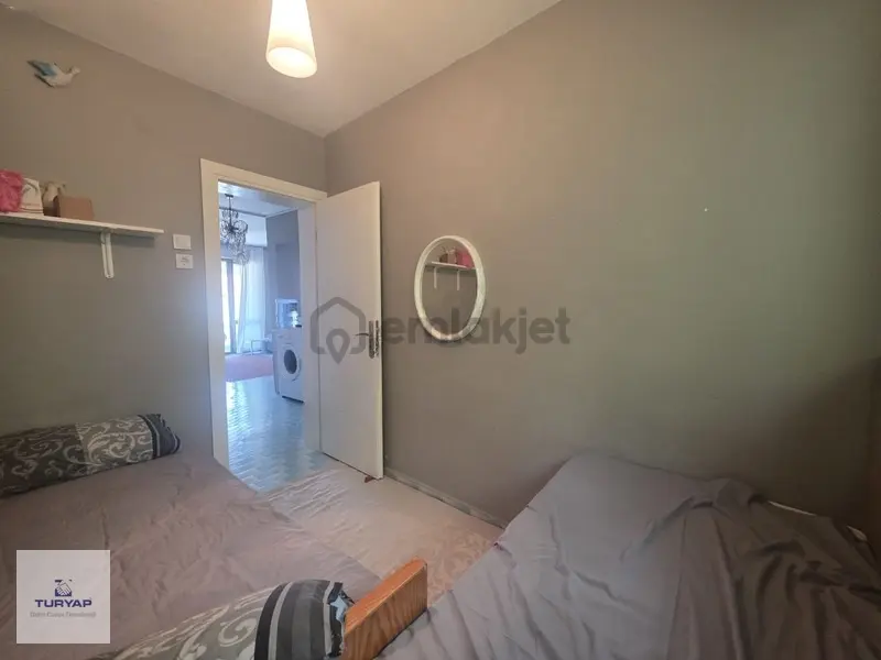 Denize Çok Yakın! Full Eşyalı, Tadilatlı 2+1 Satılık - 10