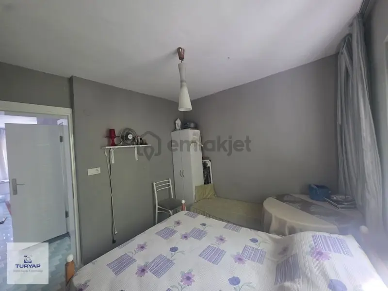 Denize Çok Yakın! Full Eşyalı, Tadilatlı 2+1 Satılık - 8