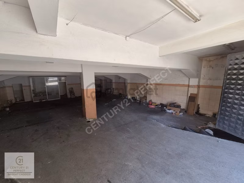 Sazlıdere Caddesi Üzerinde 200 M2 Kiralık Atölye - 10
