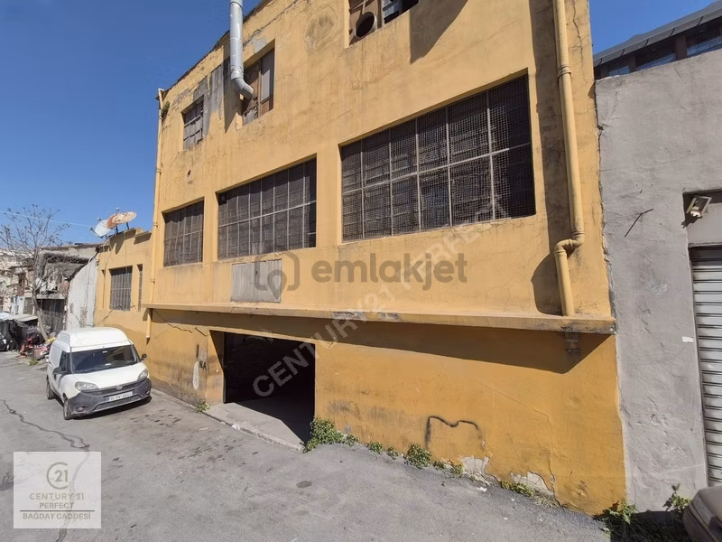Sazlıdere Caddesi Üzerinde 200 M2 Kiralık Atölye - 3