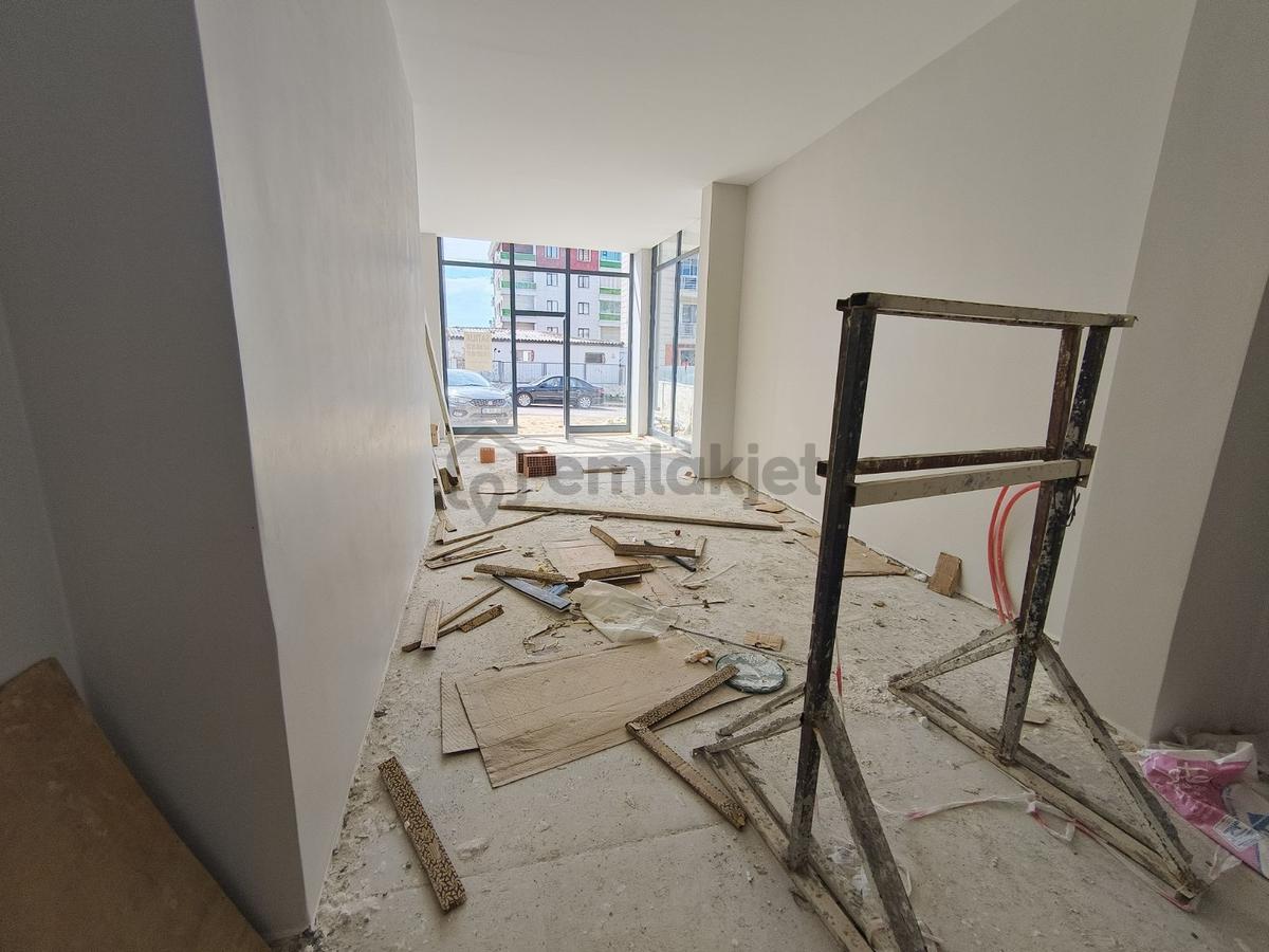 Güneyden E.5 Ve Metronun Yanı Başında 80m2 Düz Giriş Dükkan - 23