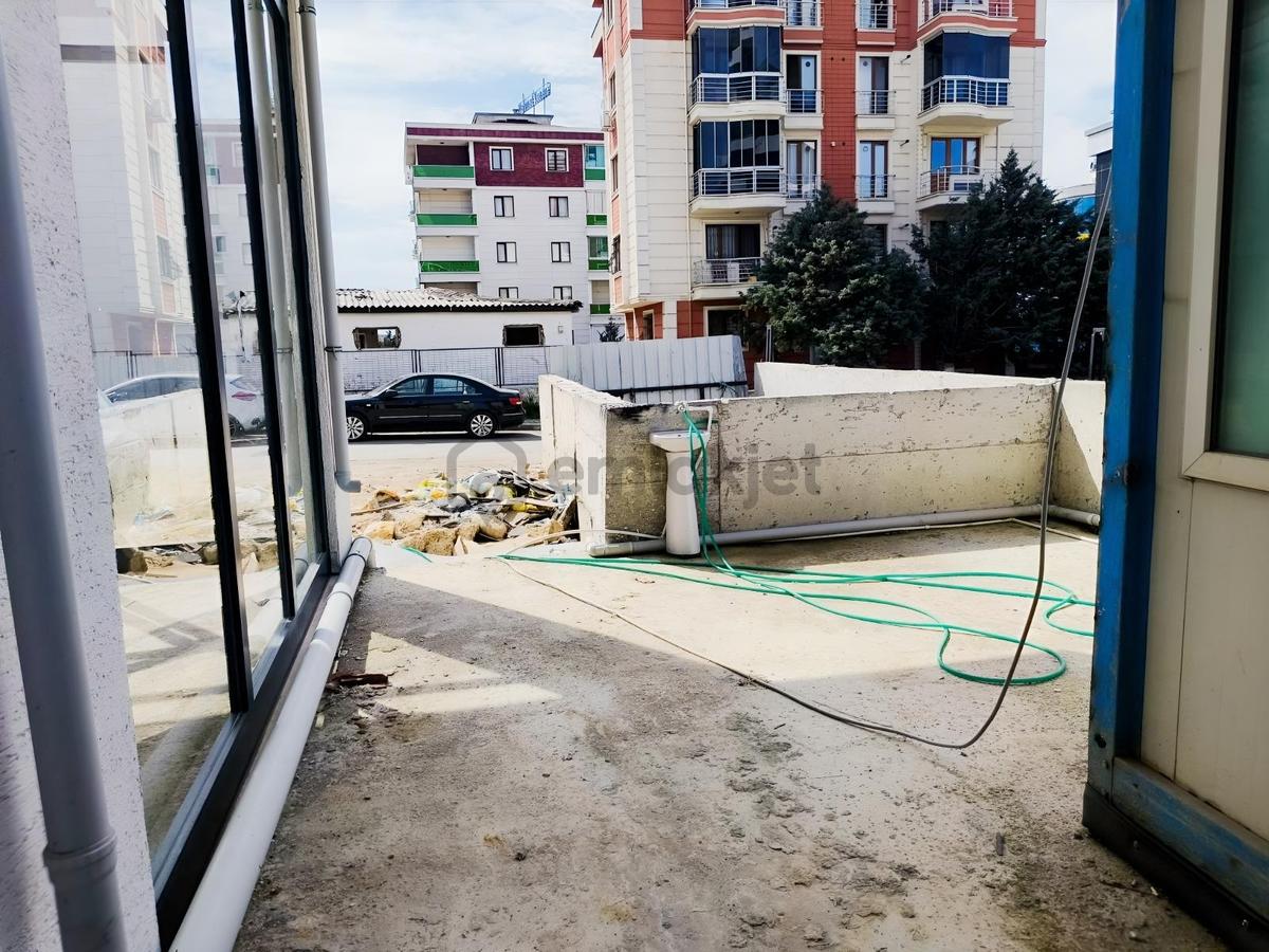 Güneyden E.5 Ve Metronun Yanı Başında 80m2 Düz Giriş Dükkan - 3