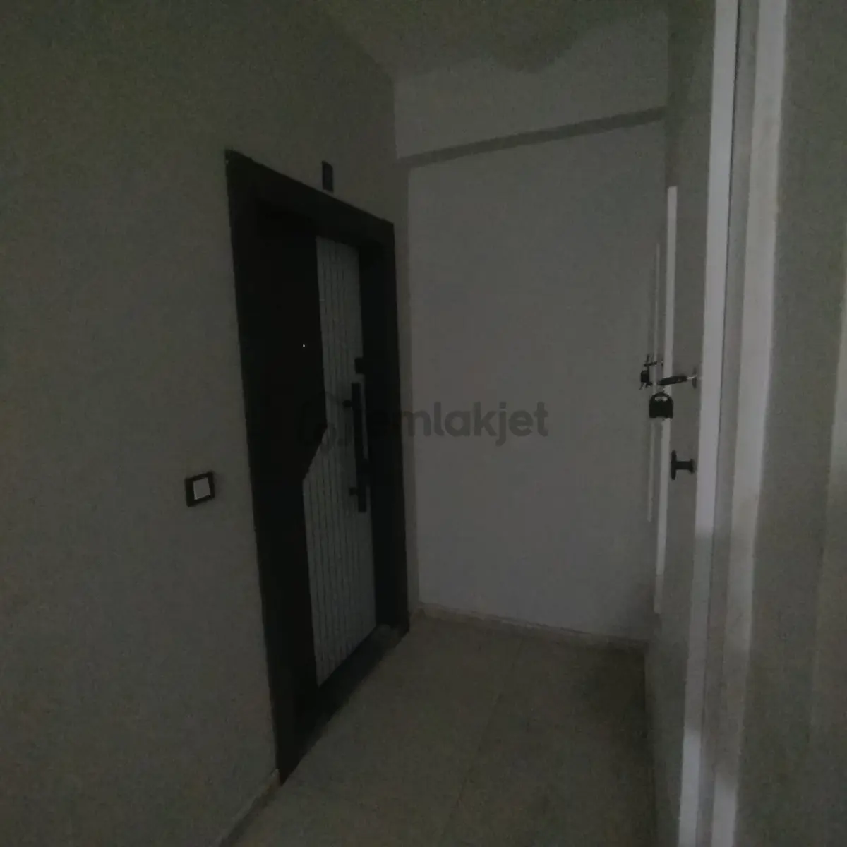 Tramvaya Yürüme Mesafesinde Satılık 2+1 Daire - 23