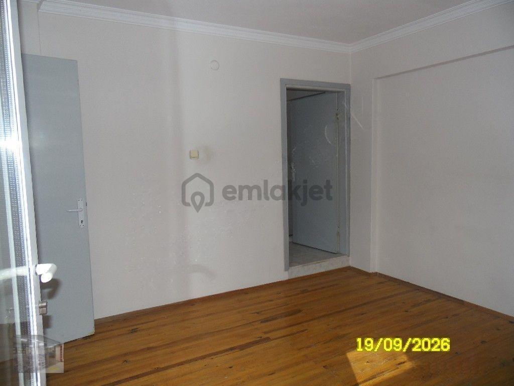 Bornova Ergene Mahallesi'nde Kiralık 3+1 Geniş Daire - 19