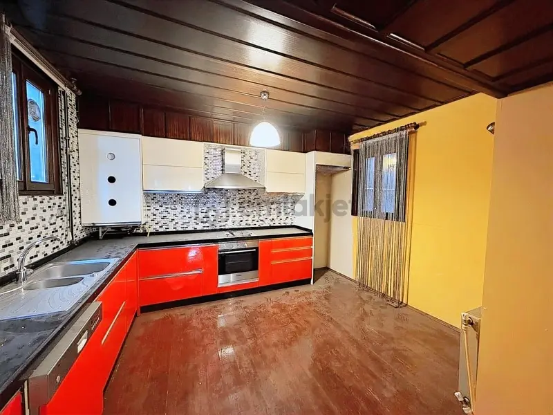 Setbaşında Restore Edilmiş 5+1 Tarihi Rum Konağı (270 M²) - 13