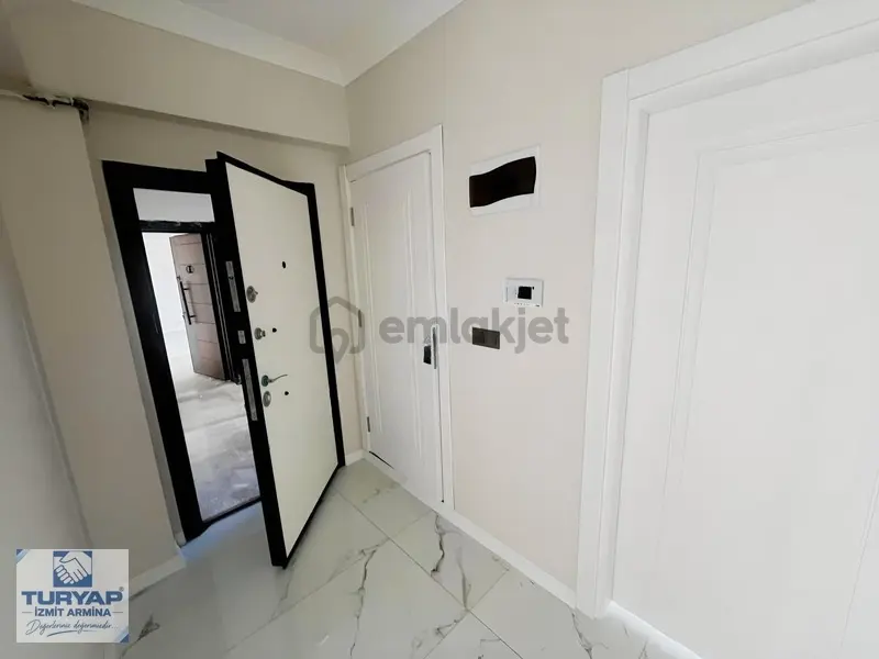 Başiskele Döngelde Sıfır Binada Satılık 2+1 Ara Kat - 19