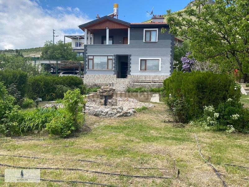 Sarayköy'de Konya Manzaralı, Eşyalı Dubleks Bahçeli Ev