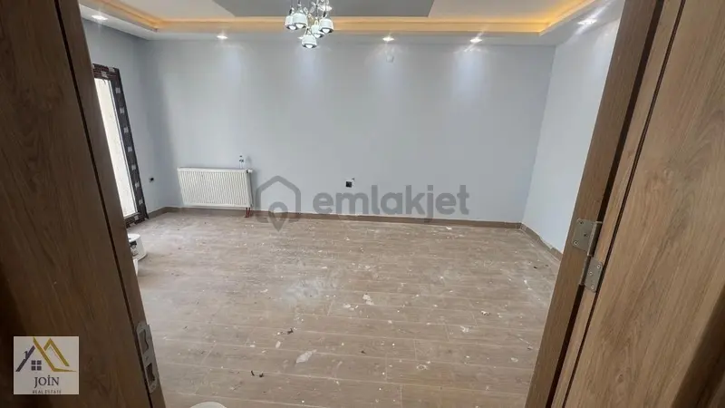Zafer Mahallesinde Cevre Yolunda Toki - 8