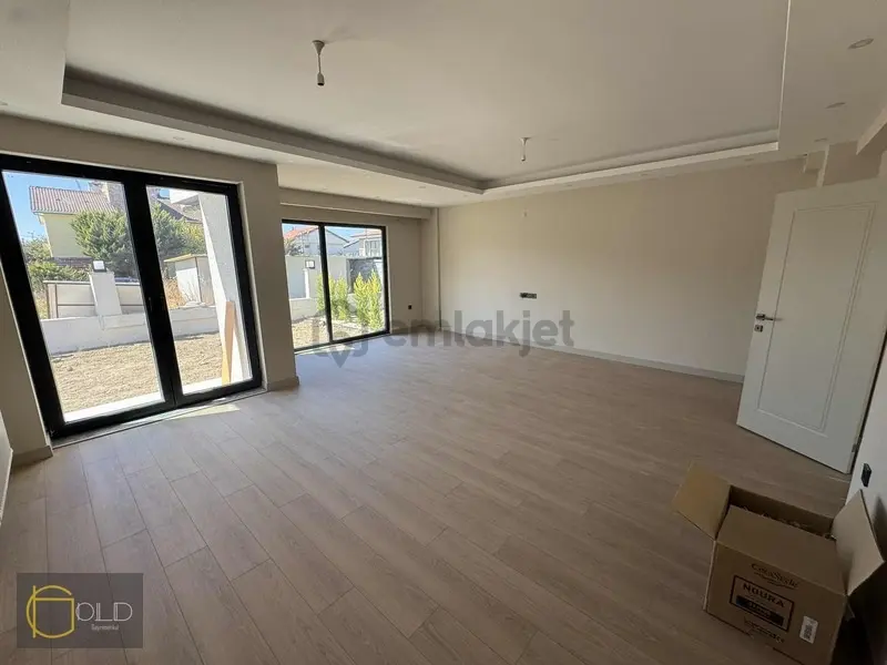 Güzelyalı 3+1 Sıfır Kiralık Villa - 30