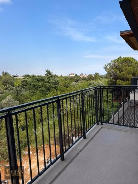 Erdemli Merkez Site İçerisinde 3 Katlı Villa - 18