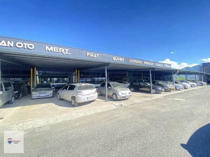 Remax Dem'den Yeni Galericiler Sitesinde Satılık Dükkan - 4