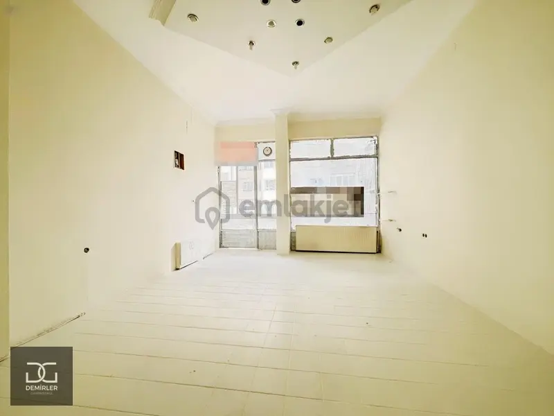 Demirler'den Emek Caddesinde Kiralık Dükkan