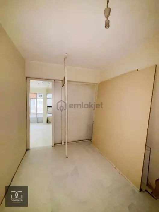 Demirler'den Emek Caddesinde Kiralık Dükkan - 10