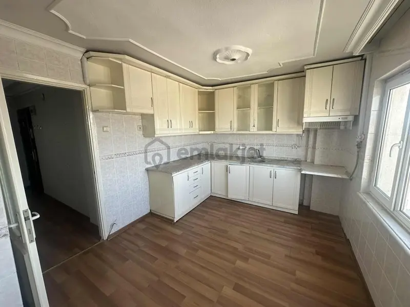 Aslanyapı Sitesi 3+1 Ara Kat Doğalgazlı Asansörlü Daire - 5