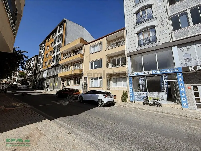 Hastane Caddesi Üzerinde Satılık 3 Katlı Dükkan - 5