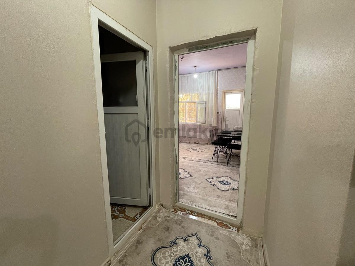 8 Mart Mahallesi Özğür Sokakta Köşebaşı Satılık Bina - 17