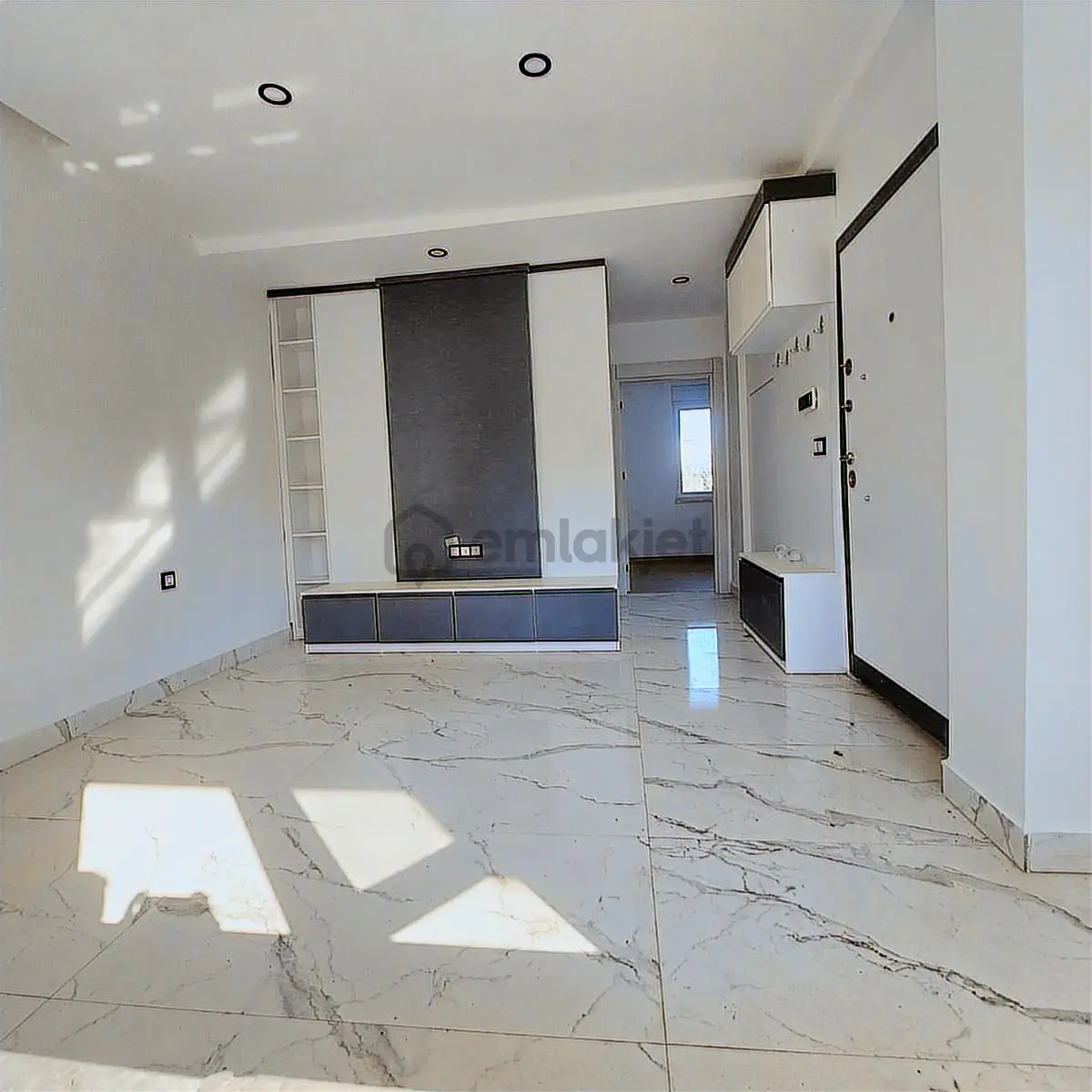 Menderes Giriş Kat 1+1 55m² Sıfır Daire - 3