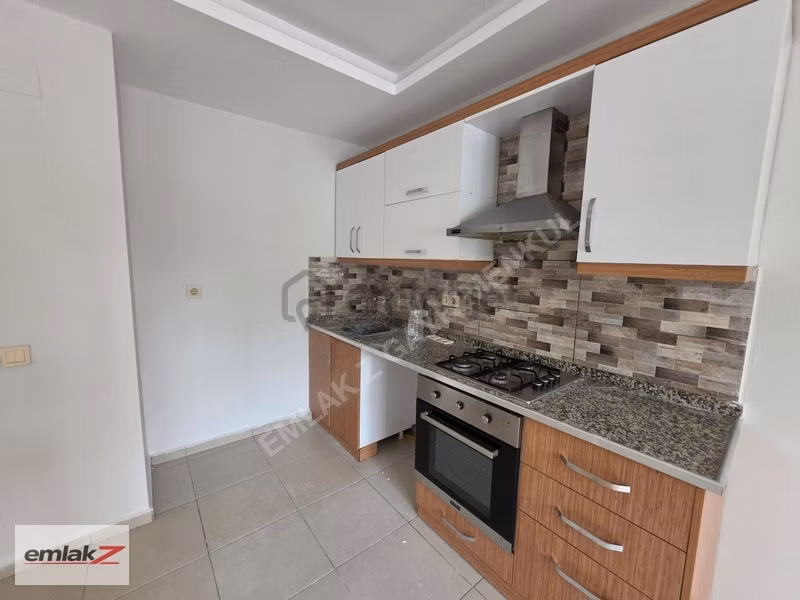 Bahçeli Zemin Kat Kiralık 2+1 Daire - Süper Konum - 10