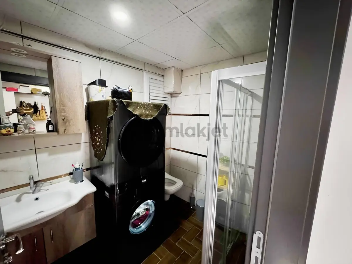 Fatih Mah. Havuzlu Site İçerisinde Ara Kat 3+1 Doğalgazlı Daire - 30