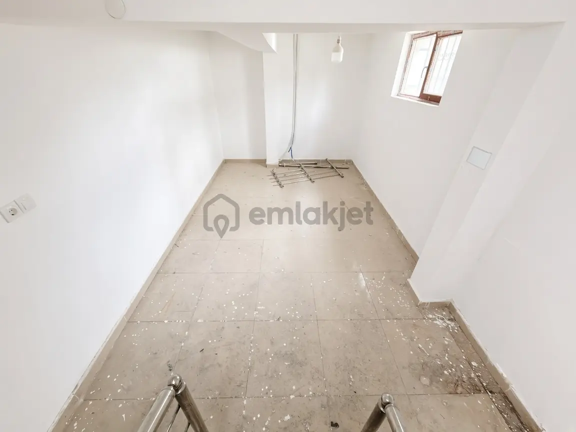 İşlek Mevkide 90 M2 Satılık Dükkan - 6