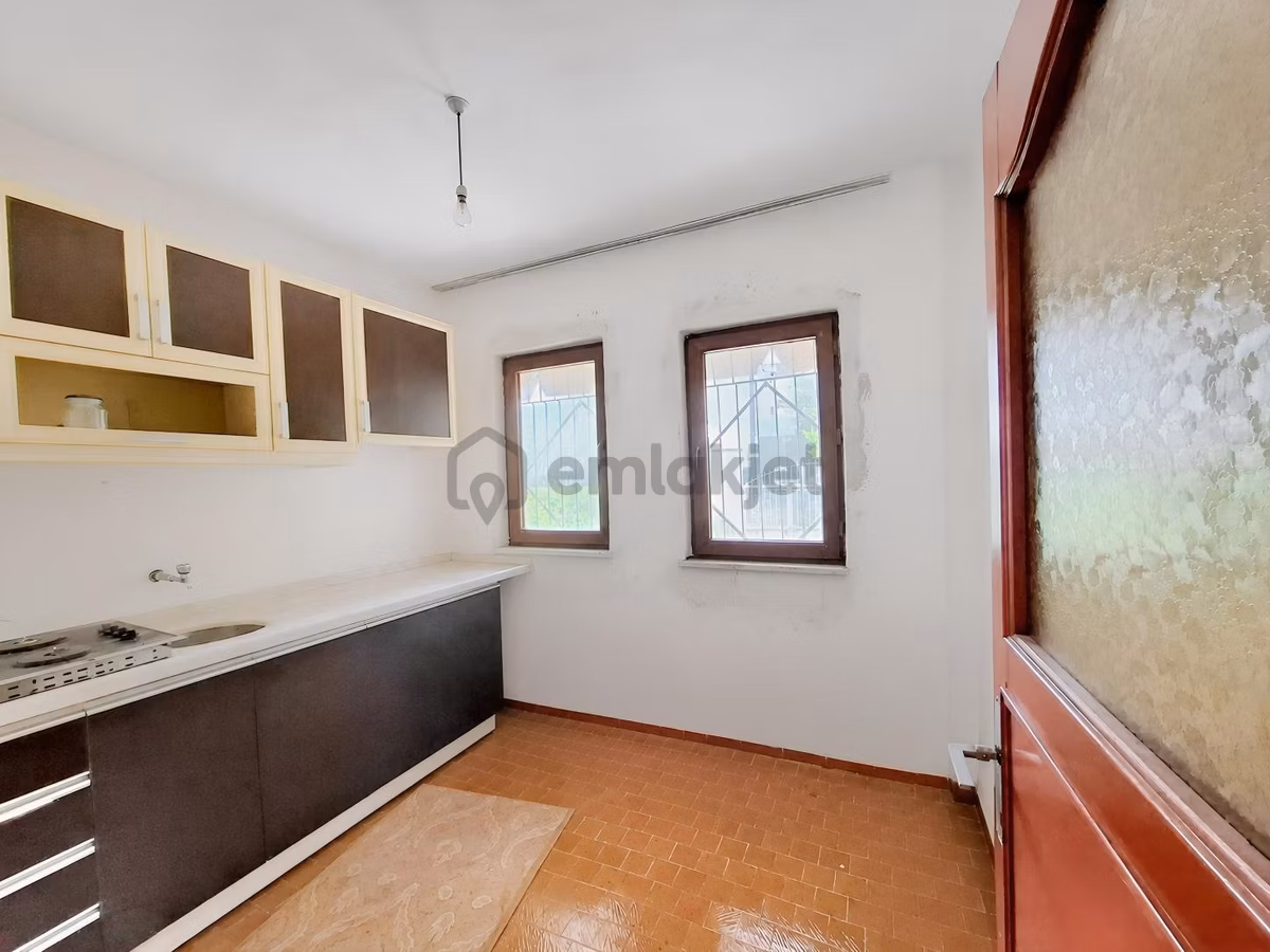 Remax Leon Kumsaz'da Satılık 2 Katlı Bahçeli Yazlık - 10