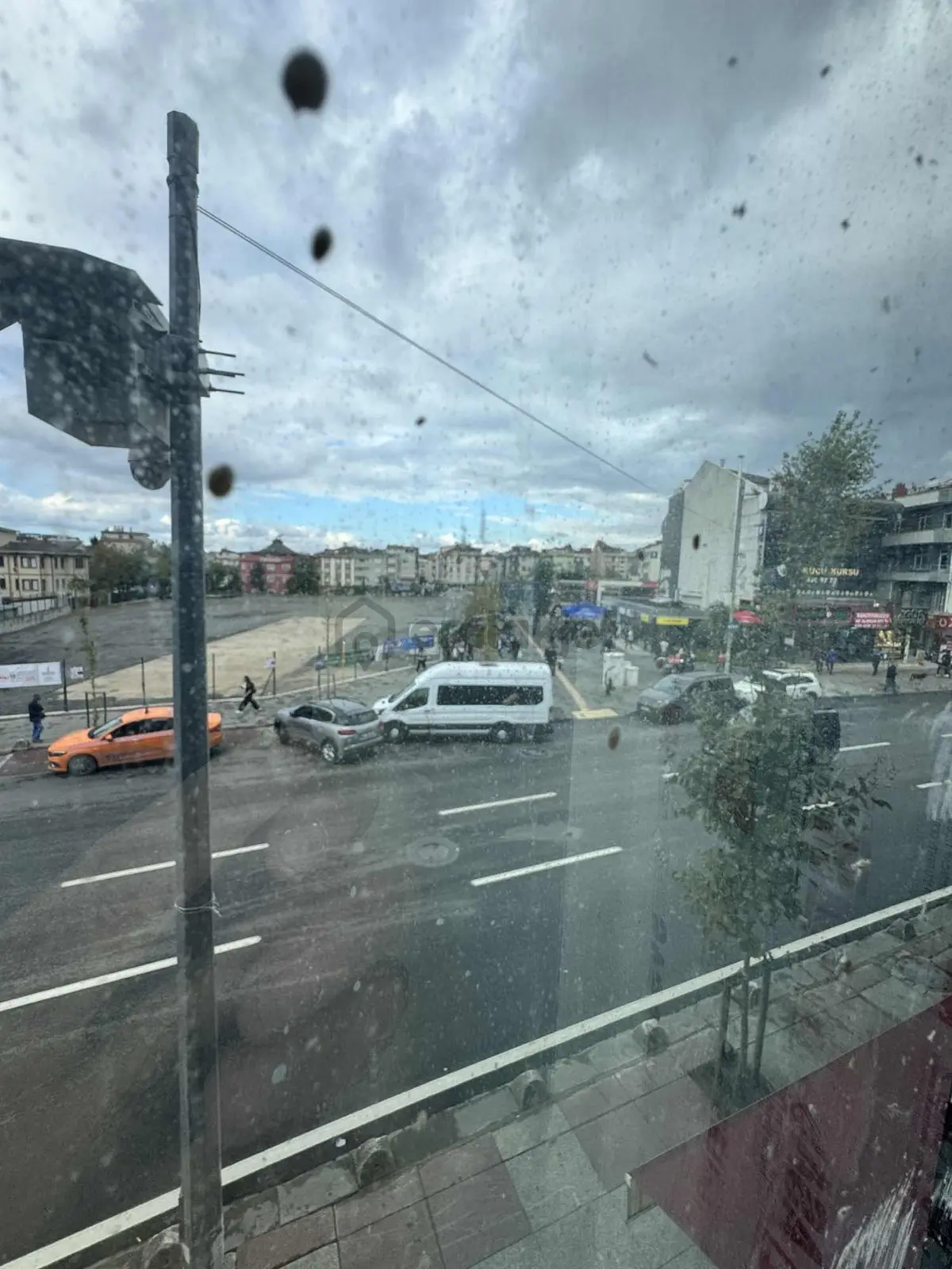 Metronun Karşısında 80m2 Ofis Katı - 5