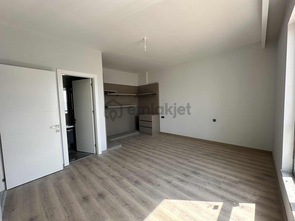 Susuzda Göksu Yakını Site İçinde Satılık 4+1 Daire - 24