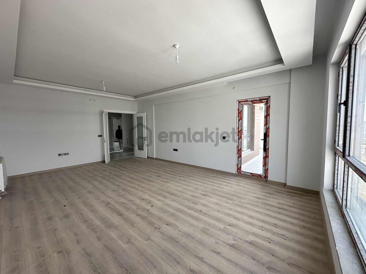 Susuzda Göksu Yakını Site İçinde Satılık 4+1 Daire - 10