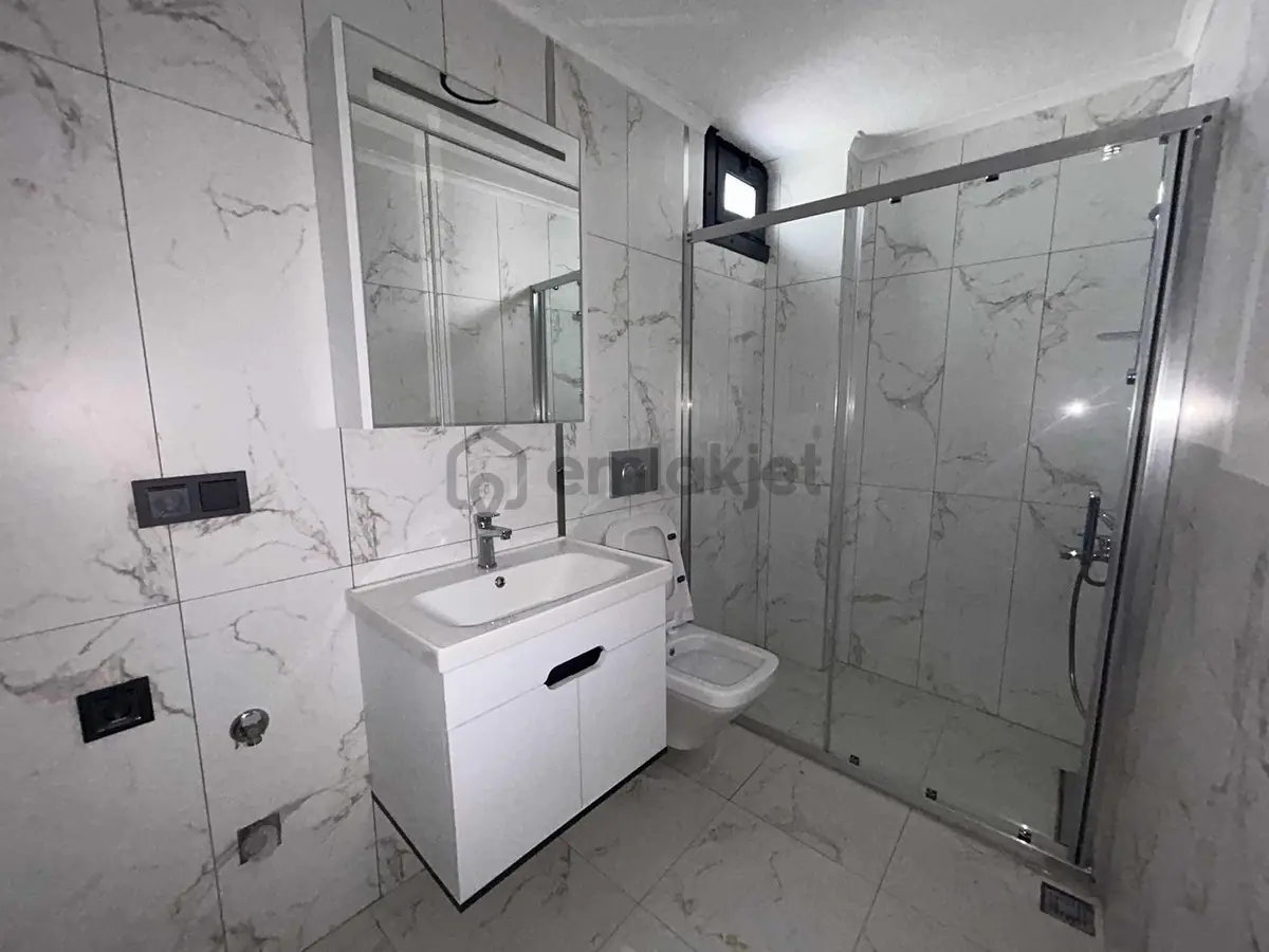 Onmax Bahçelievler' Satılık Önü Açık Ferah 1+1 Daire - 22
