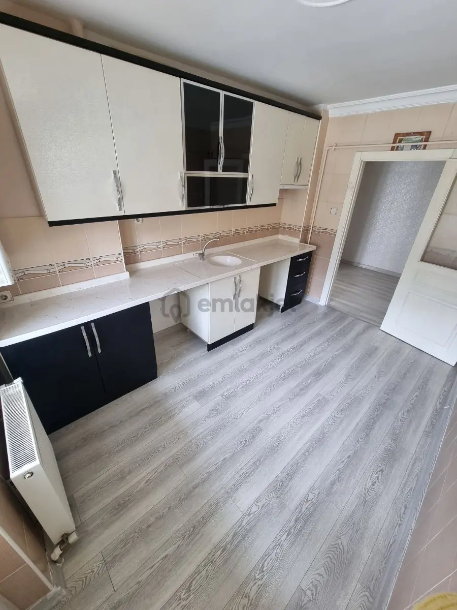 Karapürçek Te Cadde Üzerinde Asansörlü 1kat Bakımlı Daire - 22