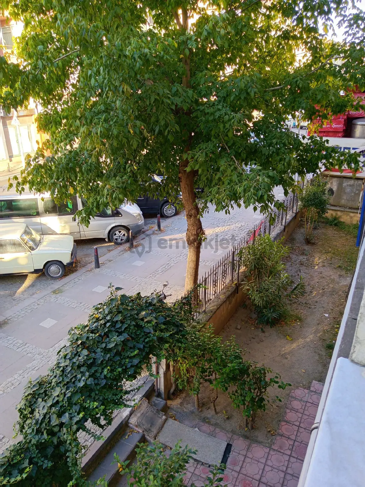 Atakent Mahallesi Mithatpaşa Caddesi Üzerinde Temizdaire - 22