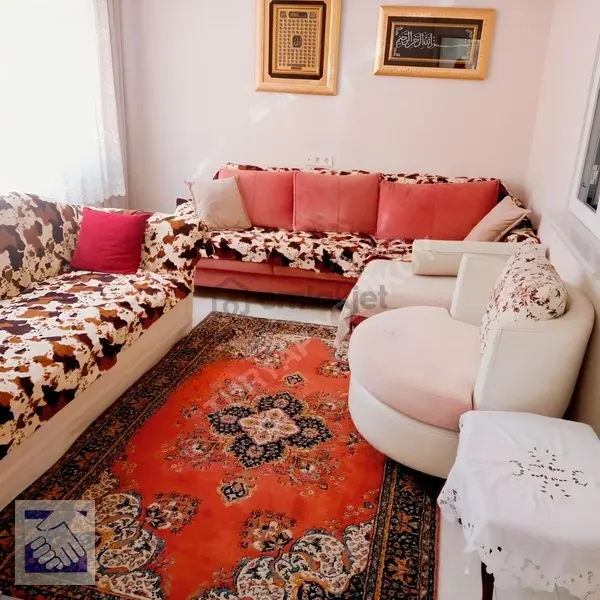 Bağlarda Bahce Kullanımlı Mobilyalı Kiralık 3+1 - 3