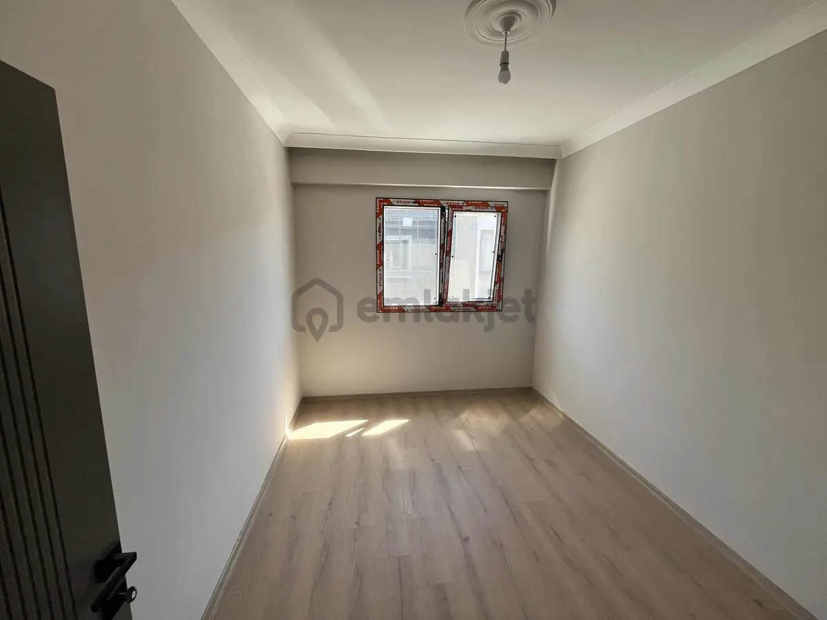 Gömeç Okaliptus Sokakta Satılık Ön Cephe Kaliteli Daire - 17