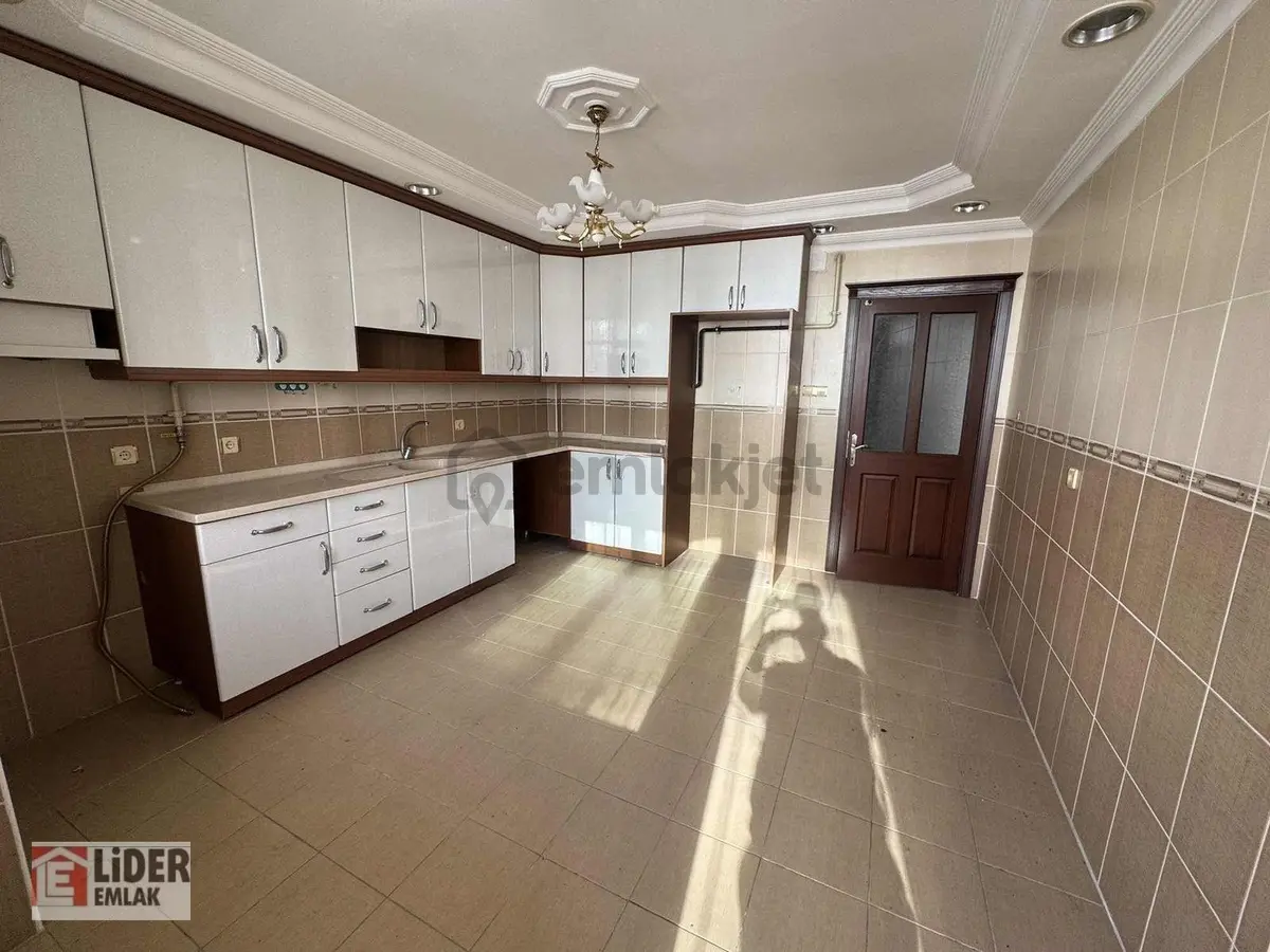 Lider'den Geniş Ev İstiyorum Diyenlere Hasarsız Özel Bir Daire - 32